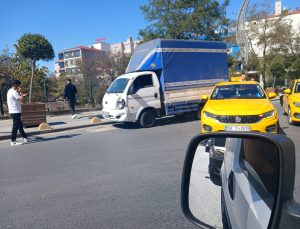 Kapaklı Pınar Bulvarı’nda Trafik Kazası: Can Kaybı Yok, Maddi Hasar Var