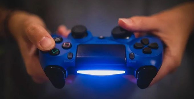 Fransız polisi barbarlaştı: Pariste kan gövdeyi götürdü