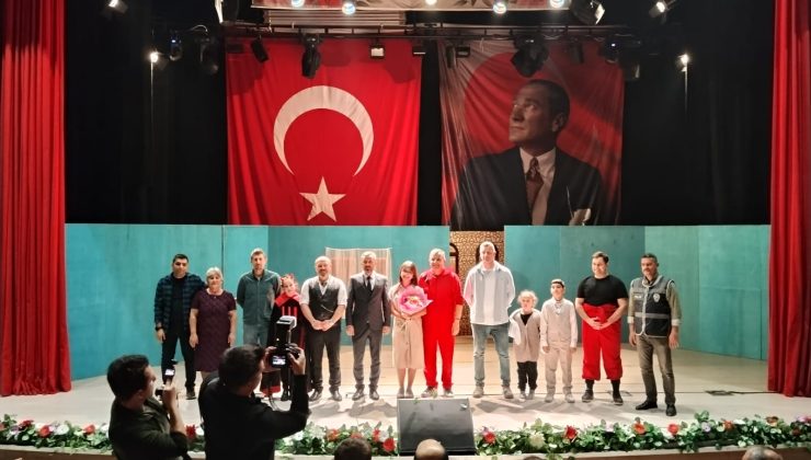 ENTRİKALI DOLAP KOMEDYASI