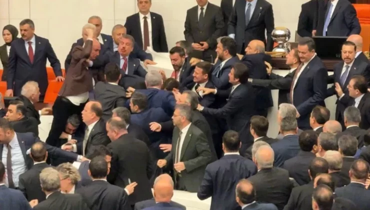 Meclis’te Arbede: Cem Avşar ve Mahmut Tanal Yaralandı