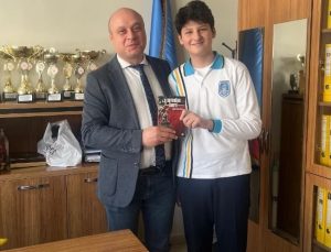Metin Seçkin Ortaokulu Öğrencisi Görkem Kaan Karataş Genç Yaşta Yazarlık Dünyasına Adım Attı