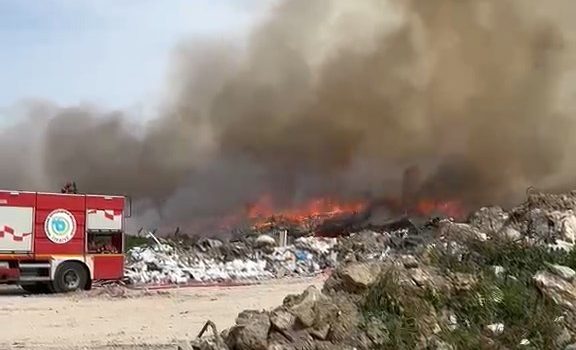 Atık deposunda yangın çıktı