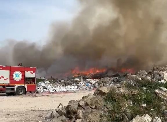 Atık deposunda yangın çıktı
