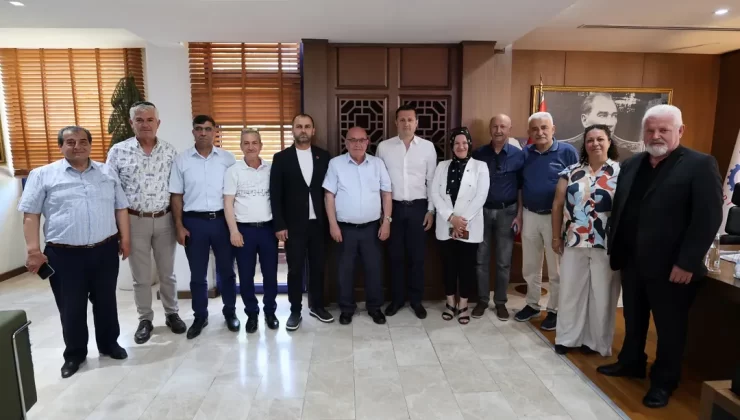 AKAY, MAHALLE MUHTARLARINI BELEDİYEDE AĞIRLADI