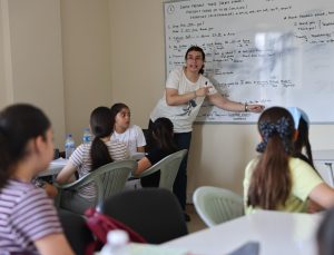 Kapaklı Belediyesi’nin İngilizce Kursları Devam Ediyor